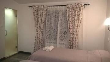 Фото номера Двухместный номер Делюкс с 2 отдельными кроватями Мини-отель Villa Lavanda г. Елена 4