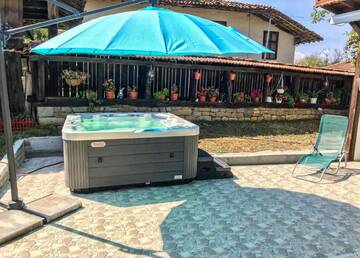 Фото номера Дом с 3 спальнями Дома для отпуска Guest House Stoyanovata Kashta - Стояновата къща г. Елена 42