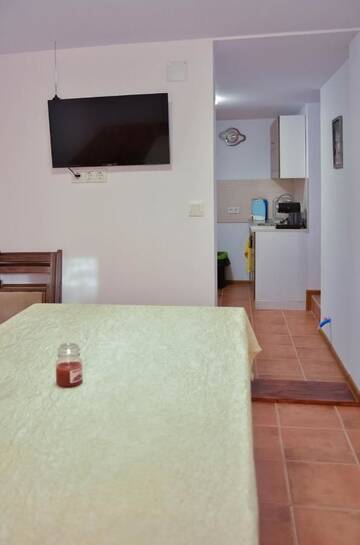 Фото номера Дом с 3 спальнями Дома для отпуска Guest House Stoyanovata Kashta - Стояновата къща г. Елена 20