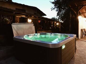 Фото номера Дом с 3 спальнями Дома для отпуска Guest House Stoyanovata Kashta - Стояновата къща г. Елена 39
